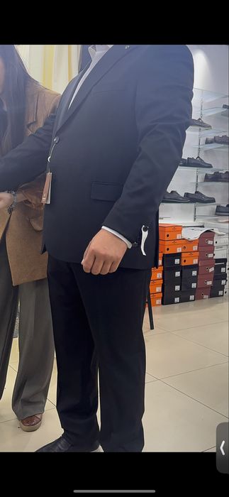 Продам костюм- тройка