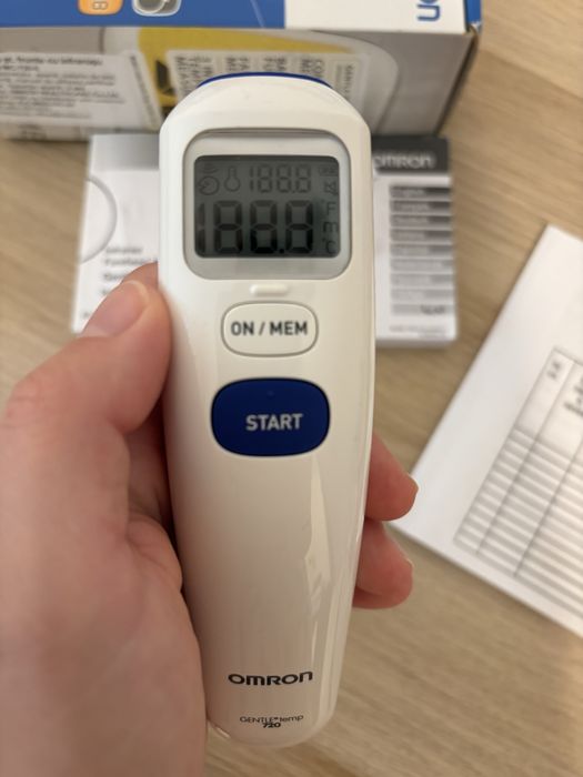 Termometru de frunte OMRON Gentle Temp 720, cu infrarosu