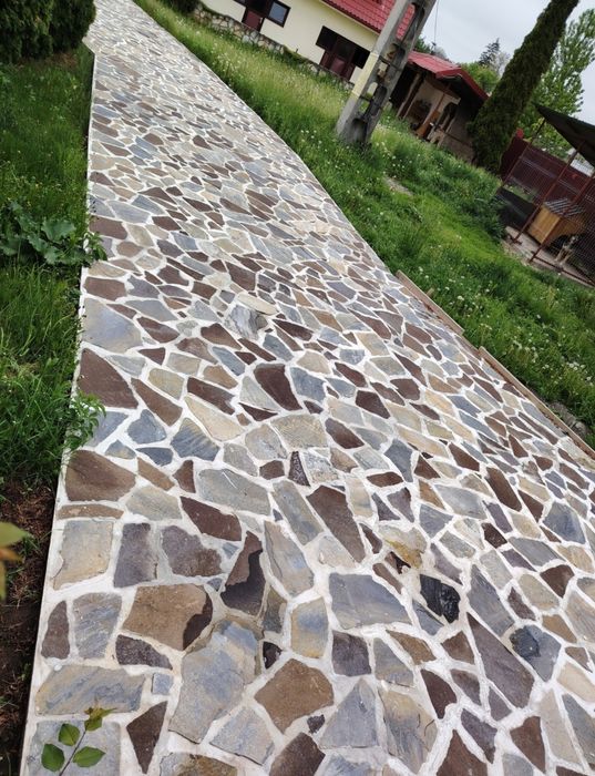 Piatră pentru pavat curți alei pietonale mă deplasez ori unde in țară