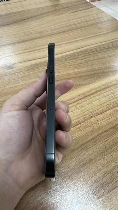 iphone 16 pro 256 gb, 90 yomkist, 394 sikl, rangi qora
