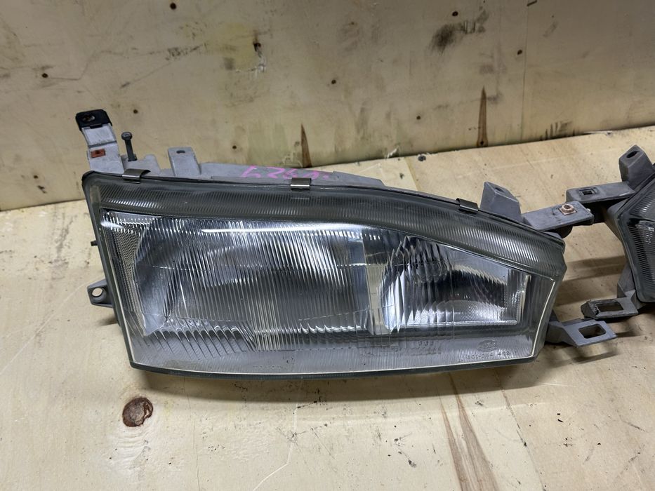 Фары передние Toyota Camry 10