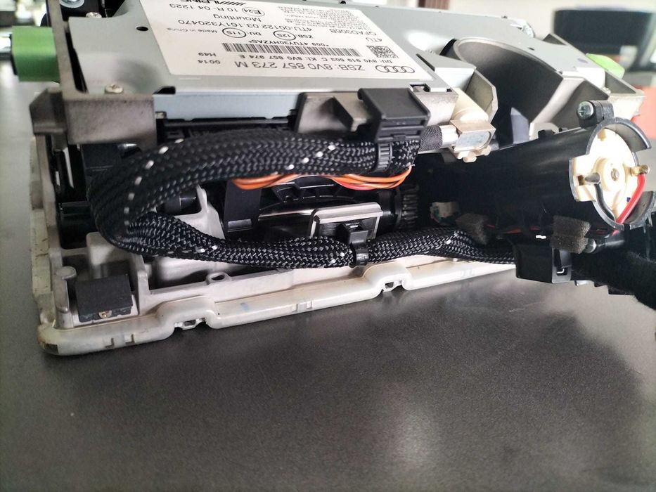 Dispay Navigatie Audi a3 COD :ZSB: 8V0 857 273 M