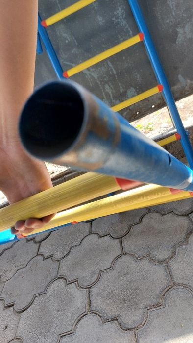 Железный детский турник