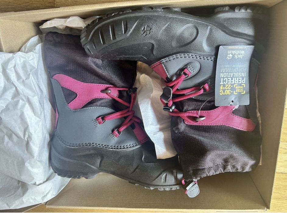 Нови зимни обувки Jack Wolfskin