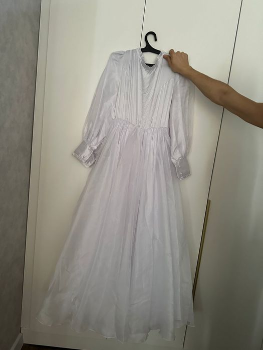 Продам платье нарядное, одевала один раз