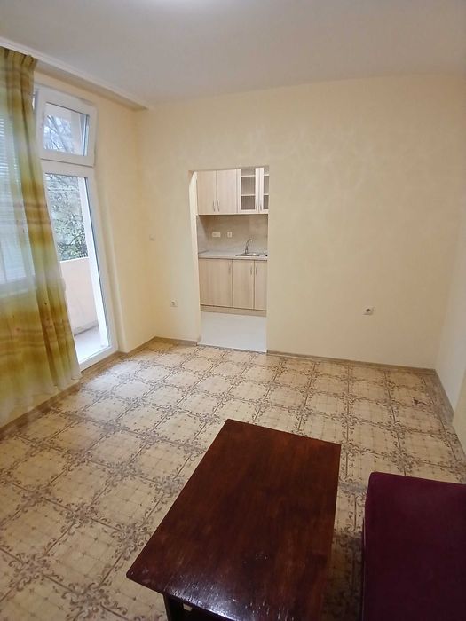 Дава се под наем Четиристаен апартамент в Стара Загора, Център - 90 кв.м за 357 € - Снимка #9