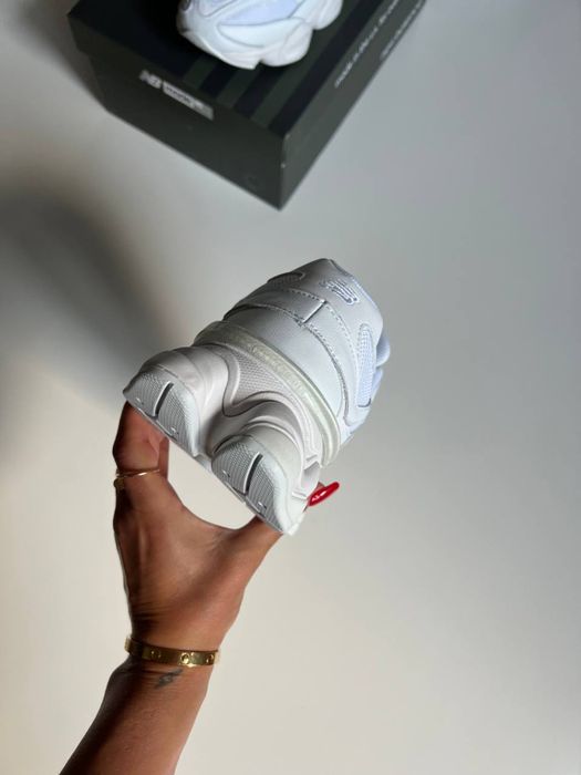 New Balance 9060 “Triple white”