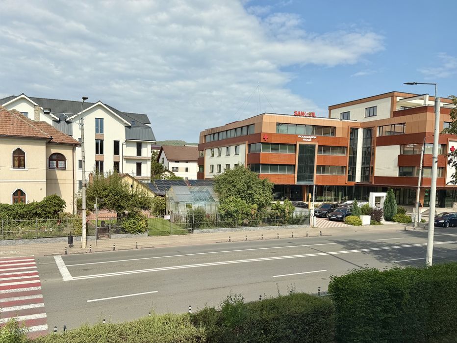 1 Decembrie, vizavi Sanovil - Apartament 2 camere, bucatarie separata si parcare!