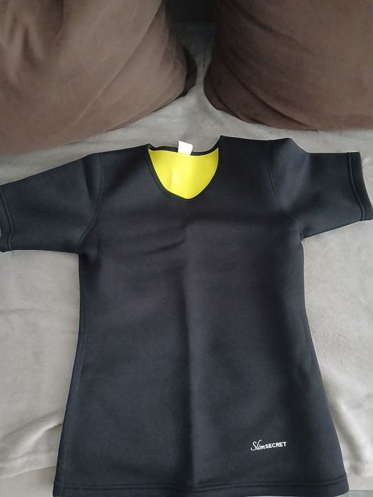 Tricou si pantaloni cu neopren
