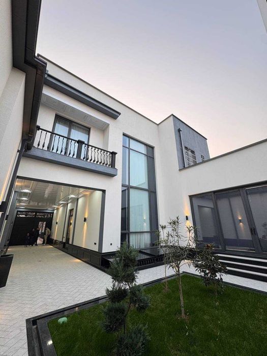 на Центр Луначарского  ПРОДАЕТСЯ ДОМ 5 СотокКомната: 7