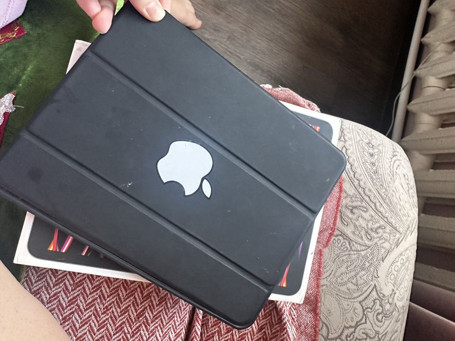 Продаю айпад про 11