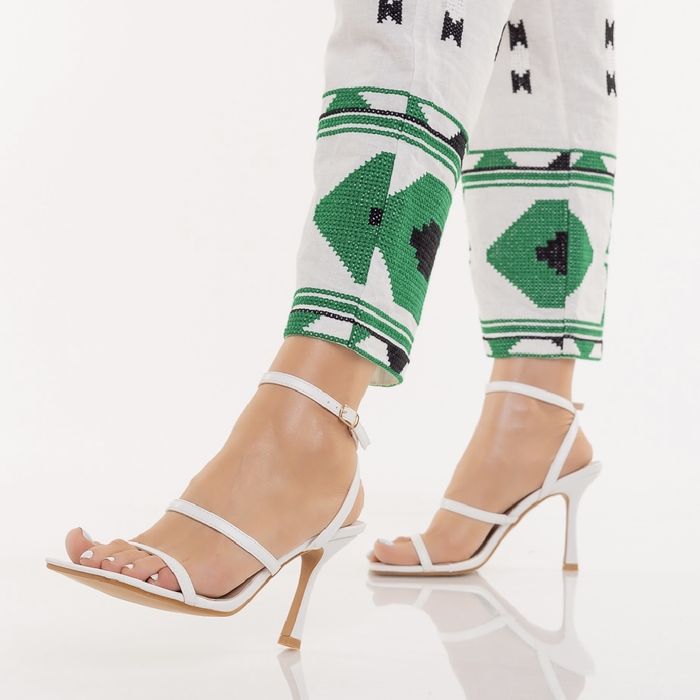 Sandale albe cu toc din piele ecologică