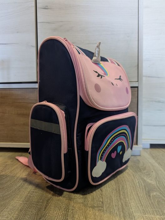 Детски куфар, раница и чантички