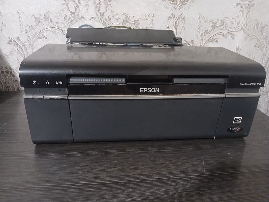 Принтер EPSON T 50 цветной 6 сиёхли ишлатилган нархи келишилган нархда