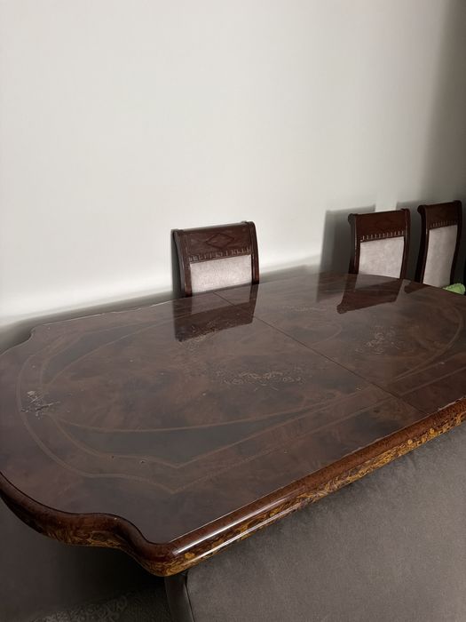 Итальянский стол со стульями