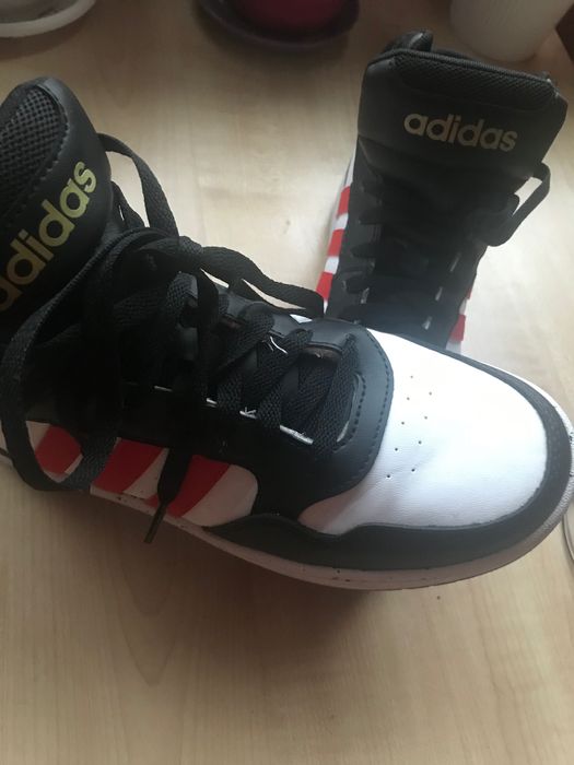 Нови Adidas 38.5