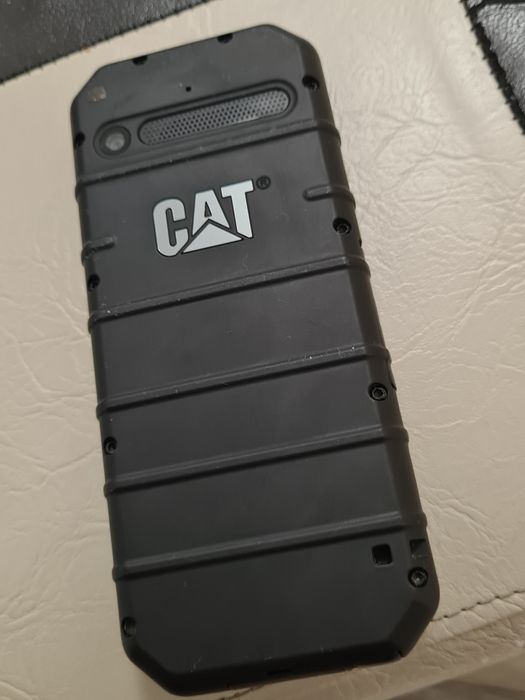 Vînd telefoane cu butoane, Nokia.