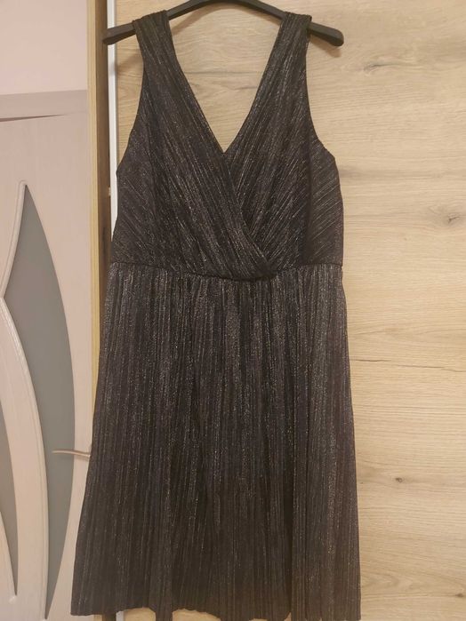 Блестяща рокля         .