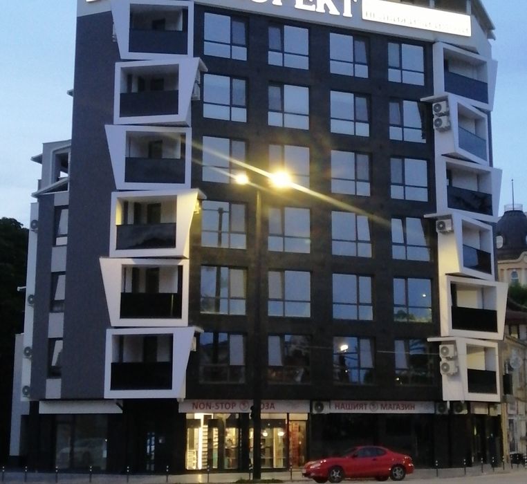 Продавам паркомясто.