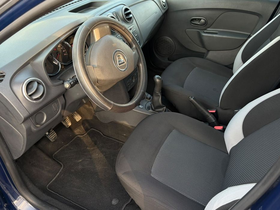 Dacia Logan 2015  GPL
