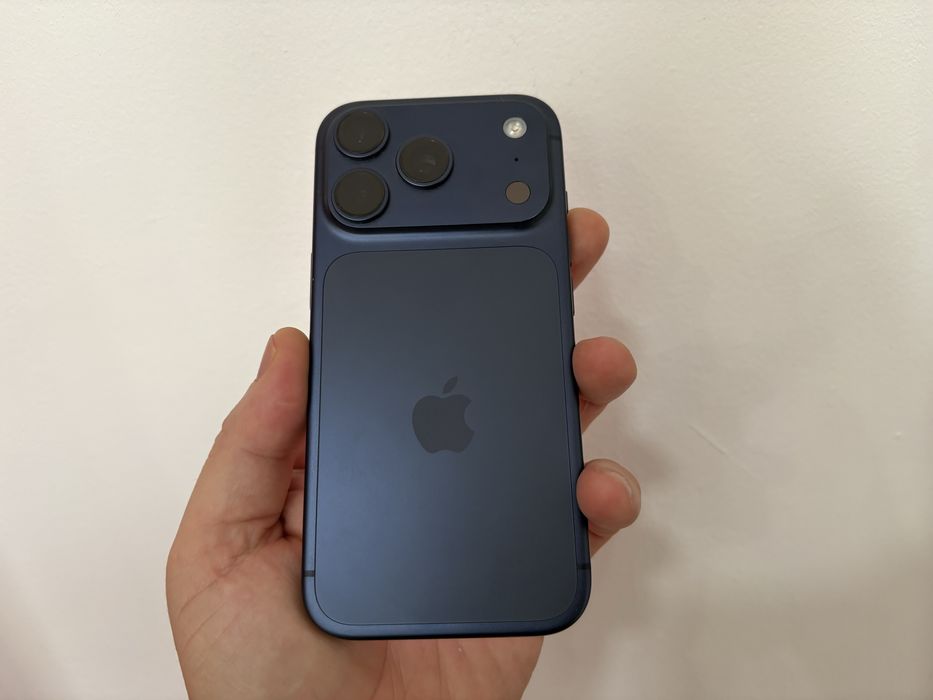 Iphone 17 Pro, Deep Blue, pentru piese