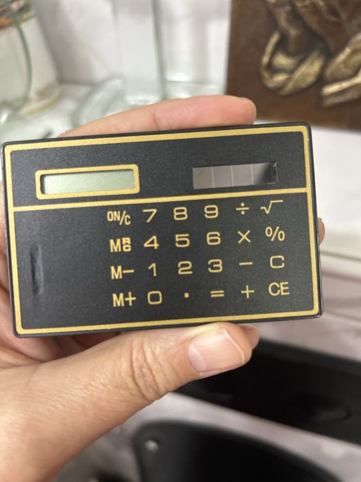 Ултра тънък калкулатор Германия