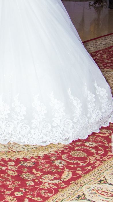 Свадебное платье совсем новое