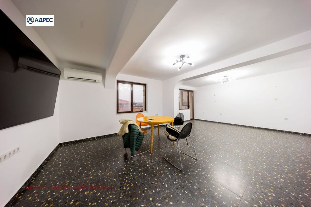 Мезонет в Плевен-Идеален център площ 171 цена 300000