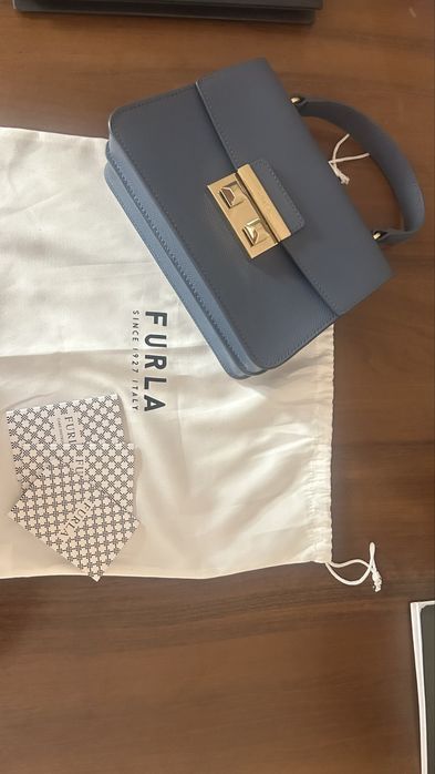 Кожанная сумка Furla Bella Top Handle