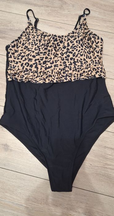 Чисто нов цял бански