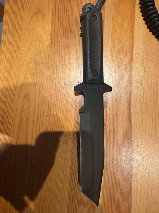 Cutit original Cold Steel cu varf Tanto si teaca plastic incasabil