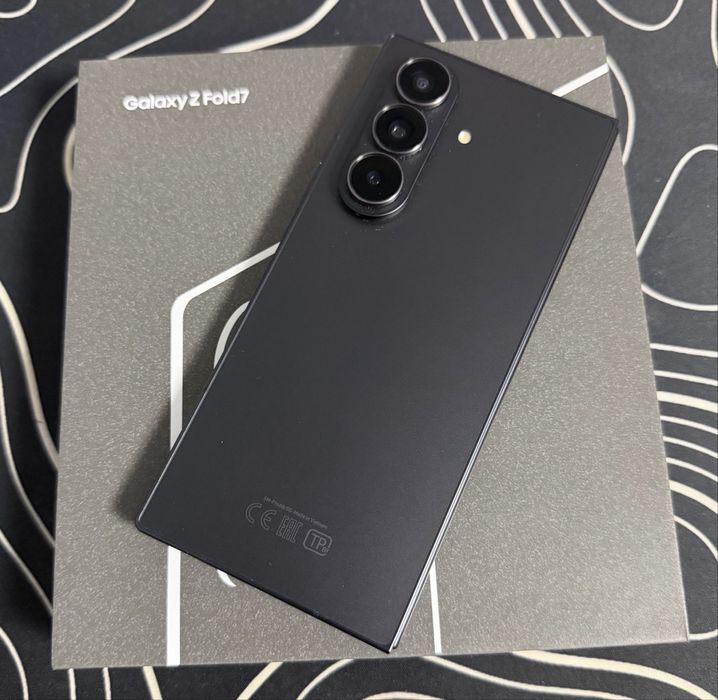 Продам Samsung Z Fold 7 256gb EAC