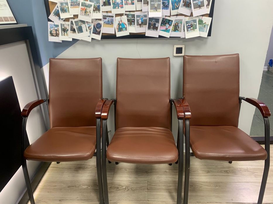 Продам стулья и зеркала-отличное состояние!