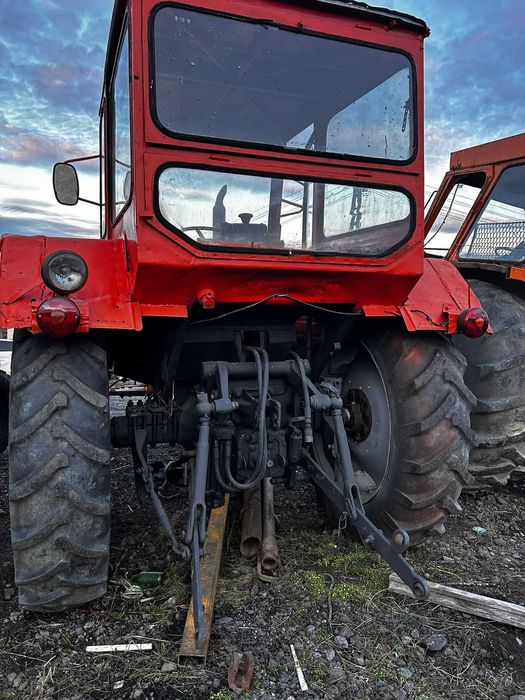 Tractoare U-650 în stare bună