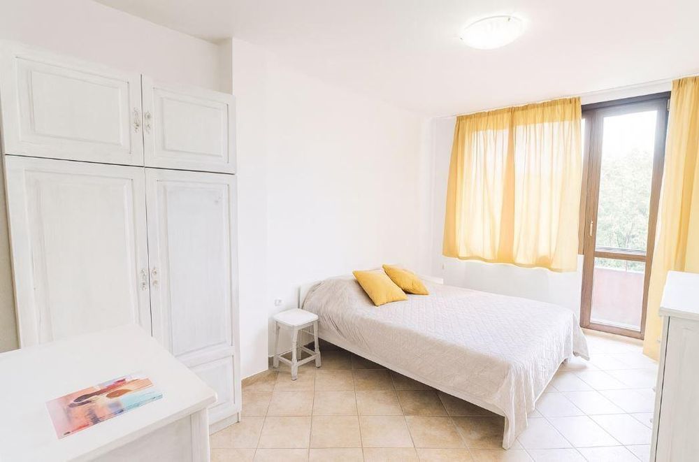 Дава се под наем Тристаен апартамент в Варна, Чайка - 100 кв.м за 548.25 € - Снимка #3