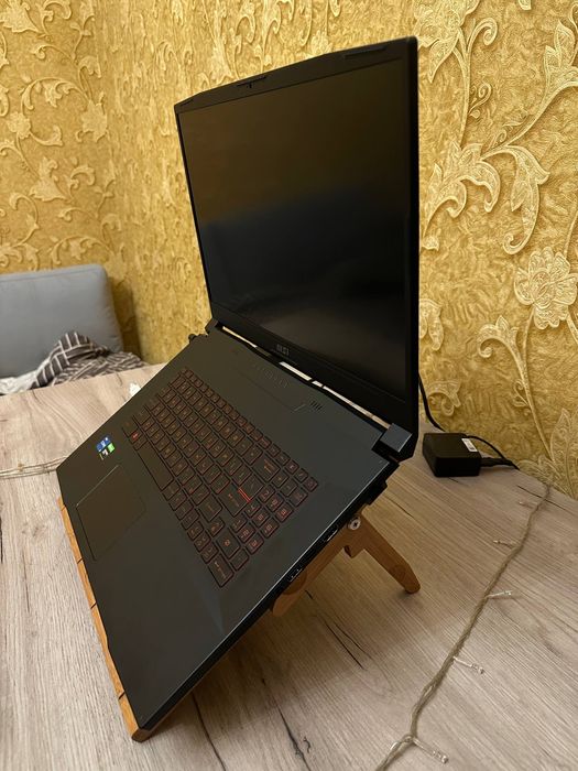 MSI Katana GF76 / i5 11400H / GTX 1650 / 1TB SSD