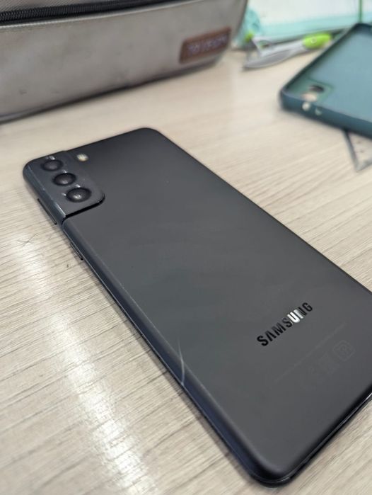 Samsung  galaxy s21 +