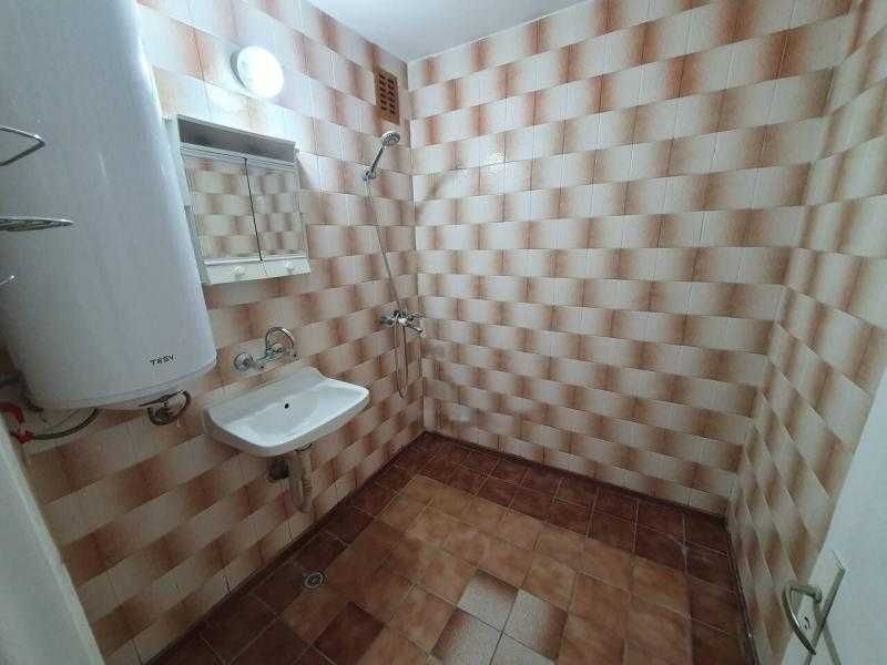 Дава се под наем Тристаен апартамент в Бургас, Възраждане - 96 кв.м за 408 € - Снимка #8