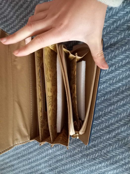 Ново кожено портмоне