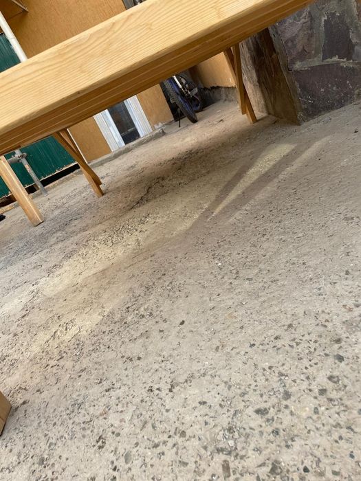 Деревянная кровать