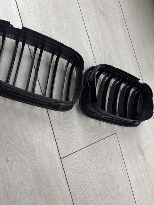 Grile pentru bmw seria 3 E46 culoare gloss black COUPE/CABRIO