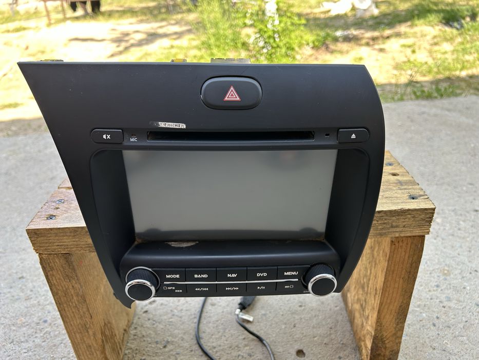 Киа Серато мангитолла экран