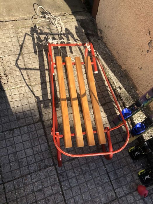 Шейна детска, като нова. Метал+ дърво