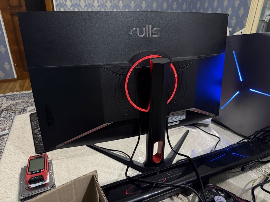 Monitor 32 dyum Rulls 165hz curved