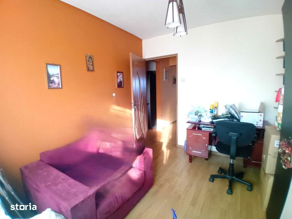 Apartament 3 camere, cartier Intre Lacuri, 2 balcoane, etaj intermedia