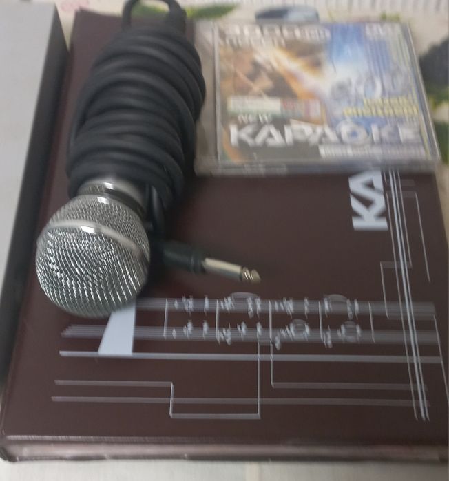 Видеомагнитофон, караоке,
