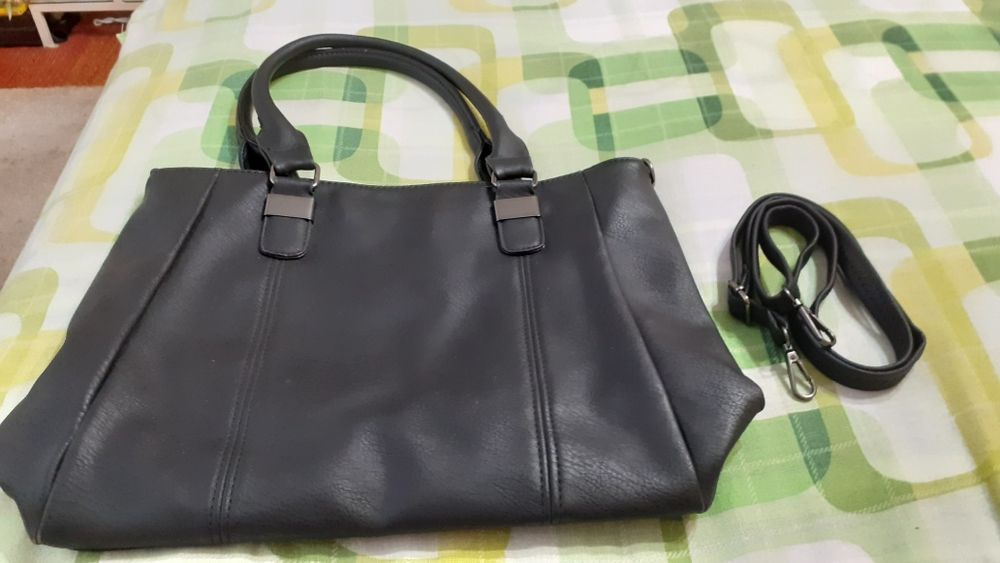 Черна дамска чанта