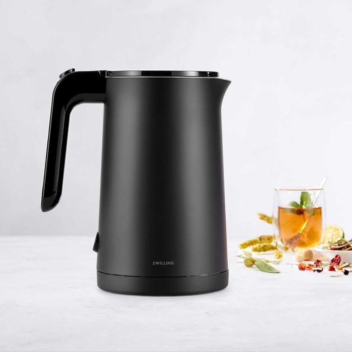 Електрическа кана ZWILLING Enfinigy Cool Touch 1 литър, безжична кана за чай и топла вода - черна