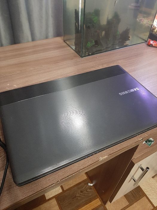 Ноутбук Samsung NP300