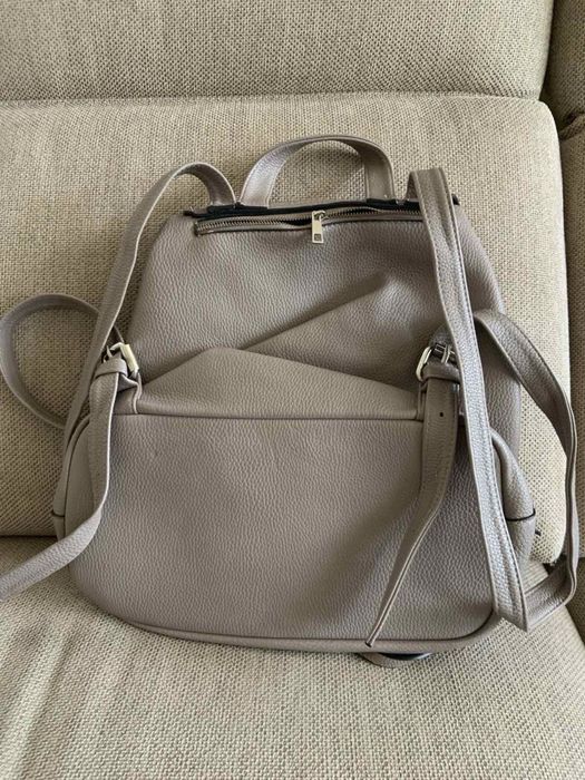 Раница на фирма Stradivarius